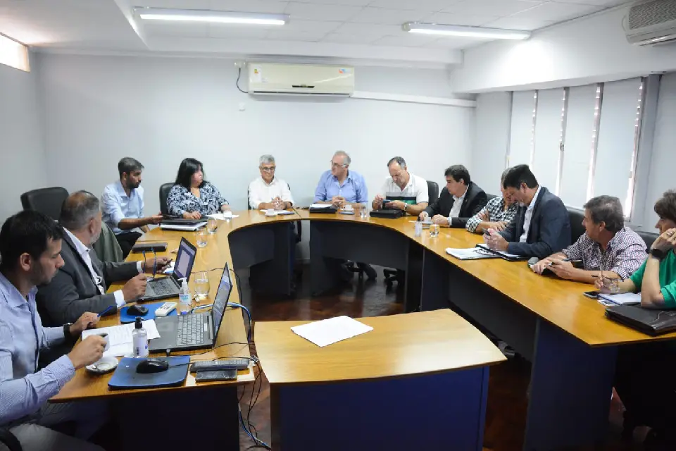 Senadores del PJ dicen que limitan la suba de impuestos