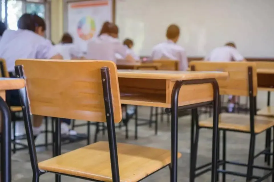 Los docentes sostienen el paro y esperan oferta