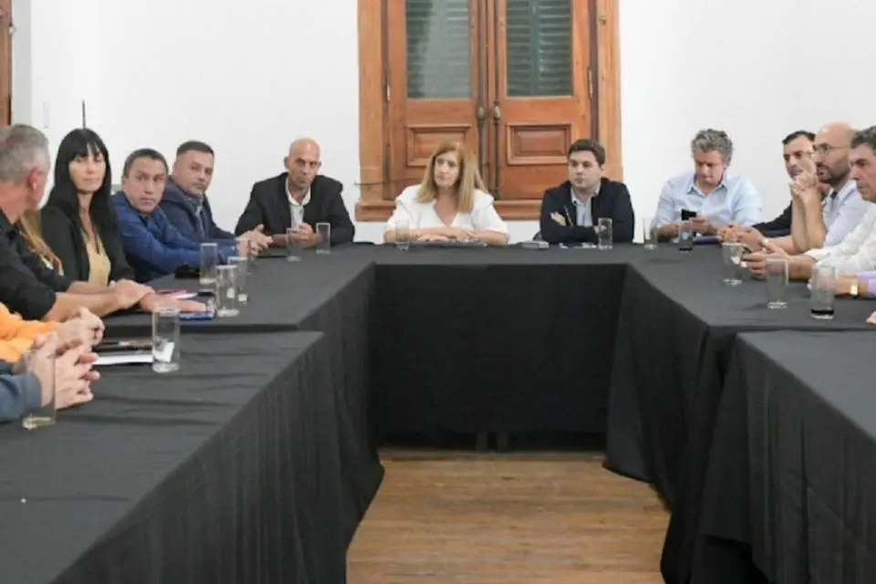 Intendentes peronistas reclaman a Frigerio por obras