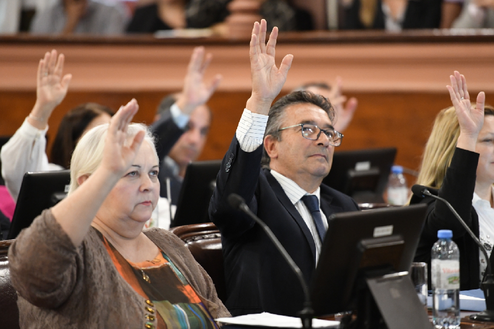Entre Ríos a un paso de eliminar pensiones a ex gobernadores y ex vice
