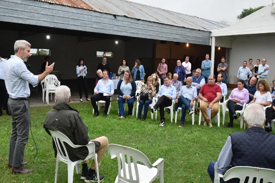 Frigerio otorgó $400 millones al sector provenientes de Nación