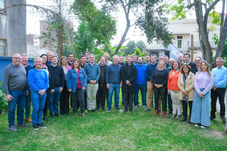 Frigerio recibe el respaldo de sus intendentes