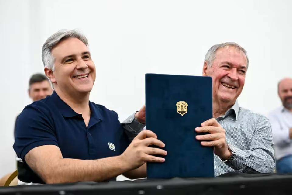 (Mención a Entre Ríos) Nuevo armado opositor: Llaryora se concentra en Córdoba y Schiaretti asume el liderazgo a nivel nacional