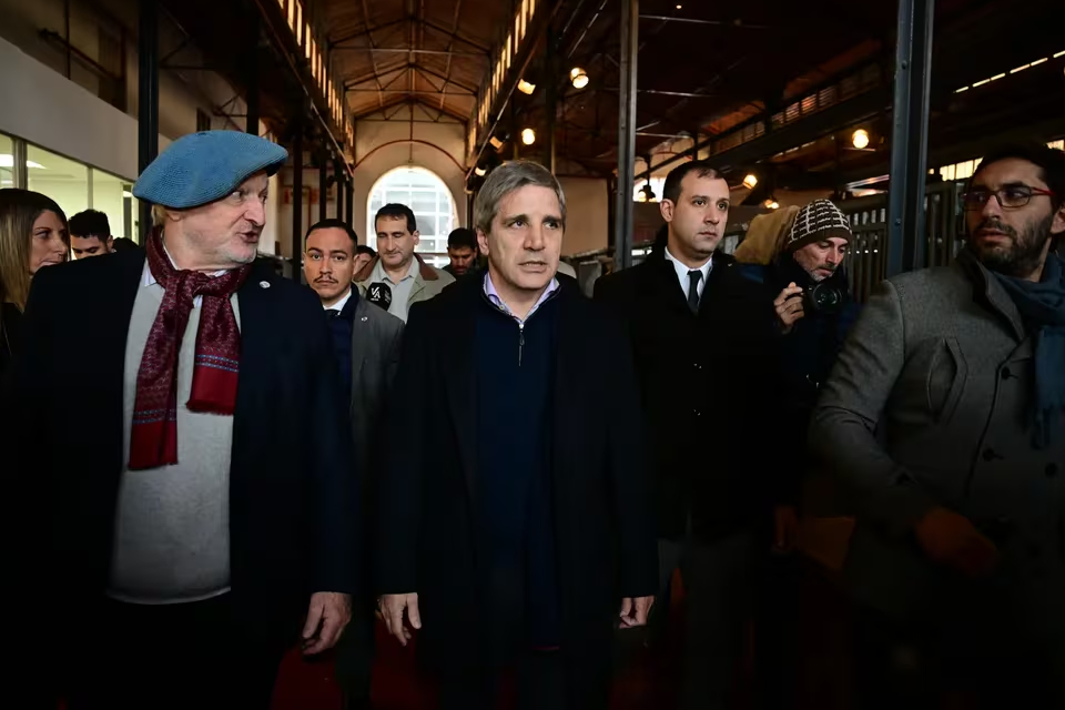 (Mención a dirigente entrerriano) Caputo se reunió en La Rural con la Mesa de Enlace