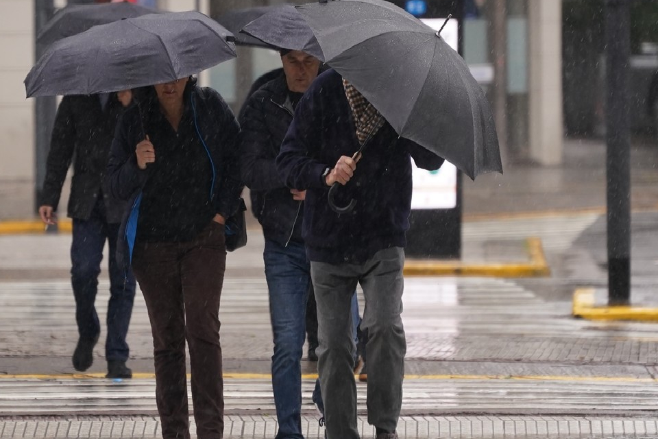 (Mención a Entre Ríos) Llegó la primavera y vuelven las tormentas: la Ciudad, Buenos Aires y otras cuatro provincias, bajo alerta amarilla