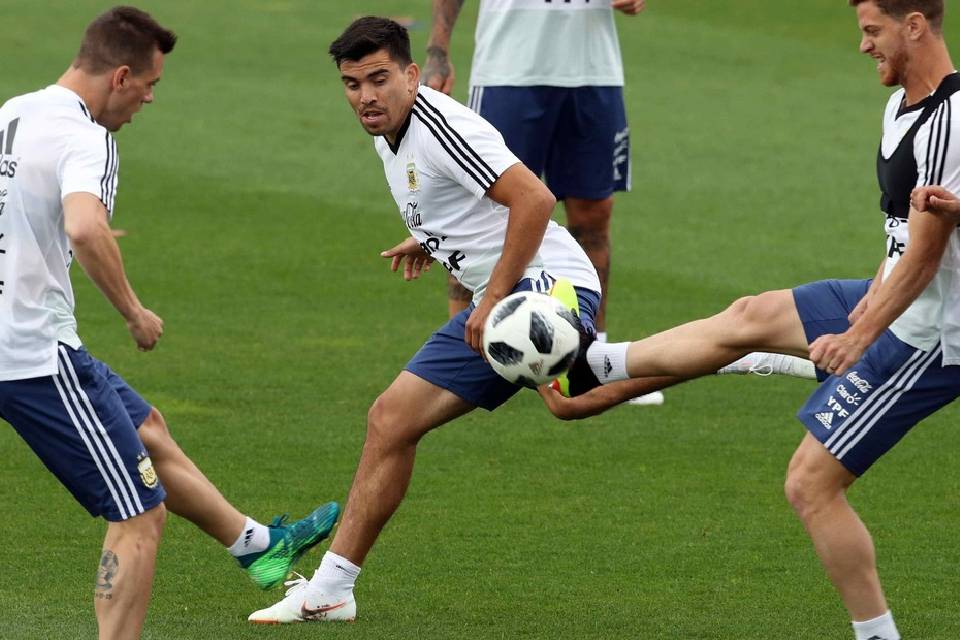 (Mención a futbolista entrerriano)  Lionel Scaloni sumó otro convocado a la Selección para la doble fecha de Eliminatorias