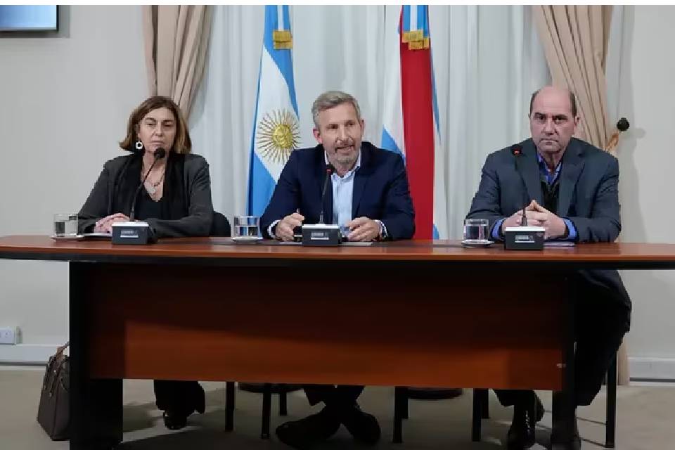 (En Entre Ríos) En medio de una disputa con sindicatos docentes, Rogelio Frigerio anunció que pagará el FONID con dinero de la provincia