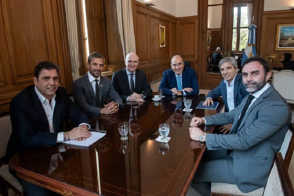 (Mención a Frigerio) Tras la fase de resistencia con el veto, el Gobierno debe buscar mayoría para el Presupuesto y apunta a gobernadores