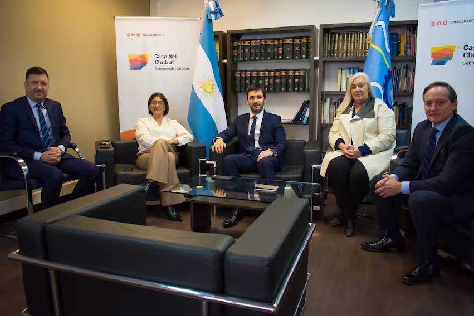 Presentaron dos proyectos de ley para mudar la Capital Federal: Entre Ríos o Río Negro, las alternativas