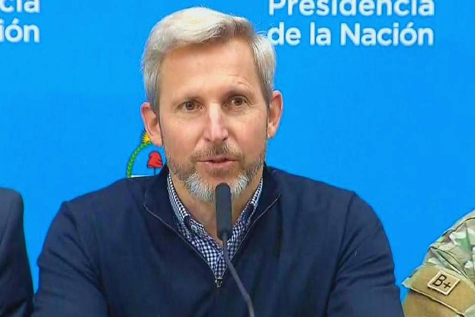 Frigerio presentó un Presupuesto austero con un giro distinto a la motosierra Milei