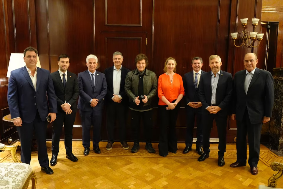 (Mención a Frigerio) Los 3 pedidos clave que le hicieron los gobernadores PRO a Milei por el presupuesto 2025