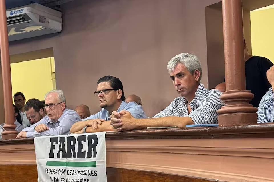 “Se llegó a un consenso”: media sanción en Entre Ríos a una amplia ley que regula el uso de fitosanitarios