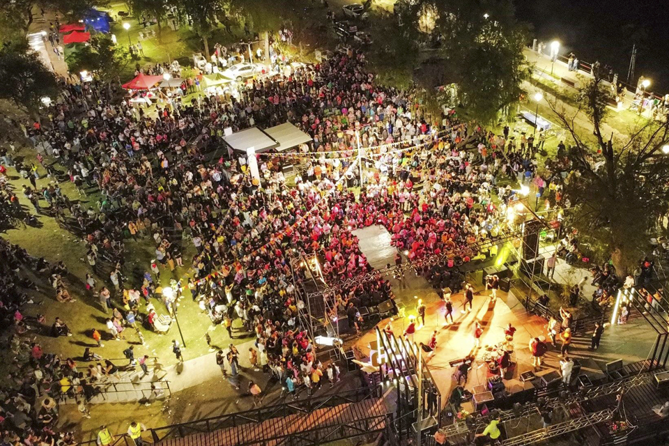Miles de personas disfrutaron de los festejos por los 153 años de la ciudad
