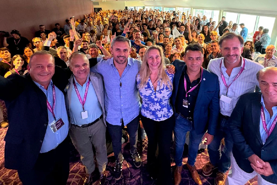 Karina Milei y Martín Menem presentaron el sello oficial de La Libertad Avanza en Entre Ríos y Santa Fe