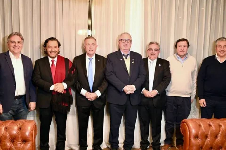 (Mención a Frigerio) Presupuesto 2025: quiénes son los gobernadores a los que Javier Milei todavía no convocó