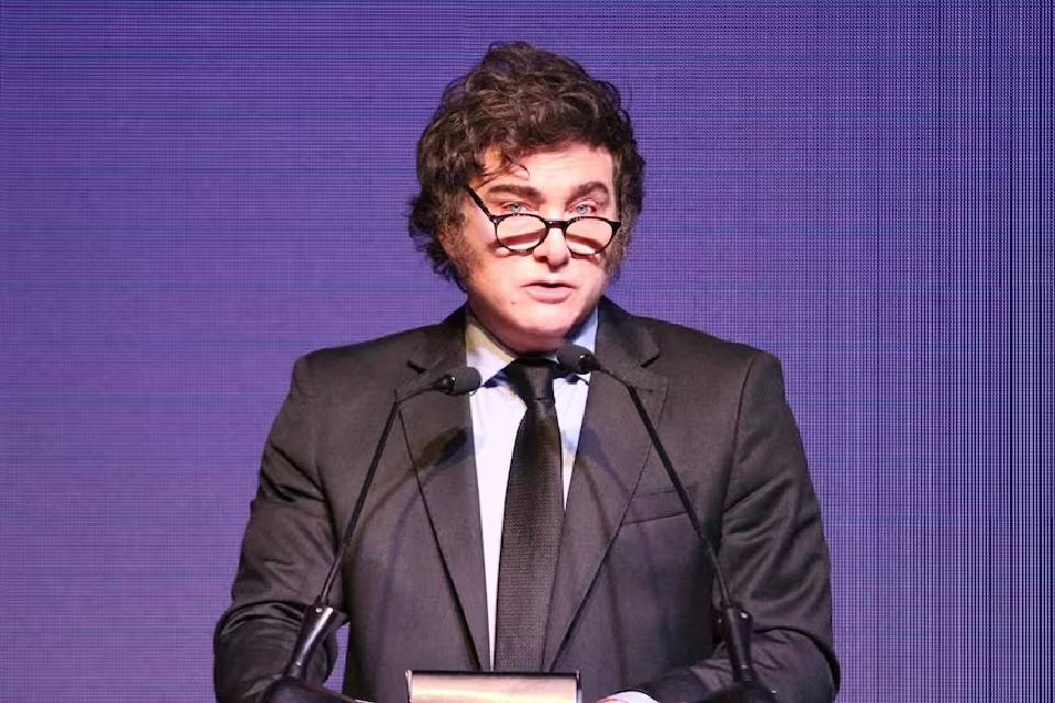 (Mención a Kueider) “A partir del lunes queda eliminado el impuesto PAIS”: y otras frases destacadas del discurso de Javier Milei en Córdoba