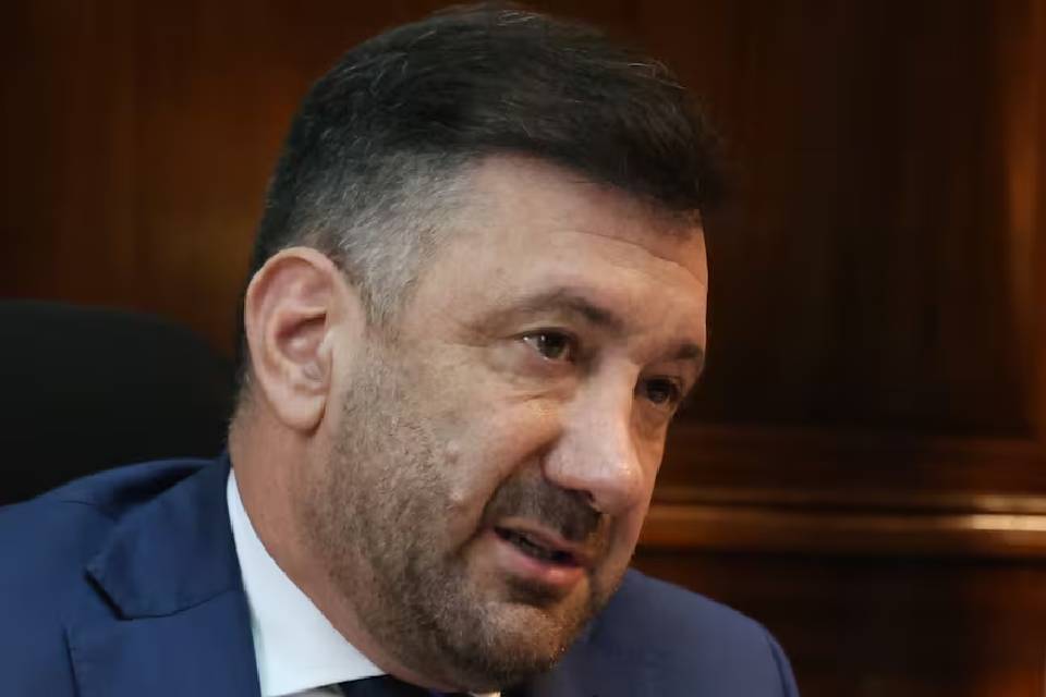 (Detención del senador entrerriano en Paraguay) Las puertas que abrieron Kueider y su secretaria