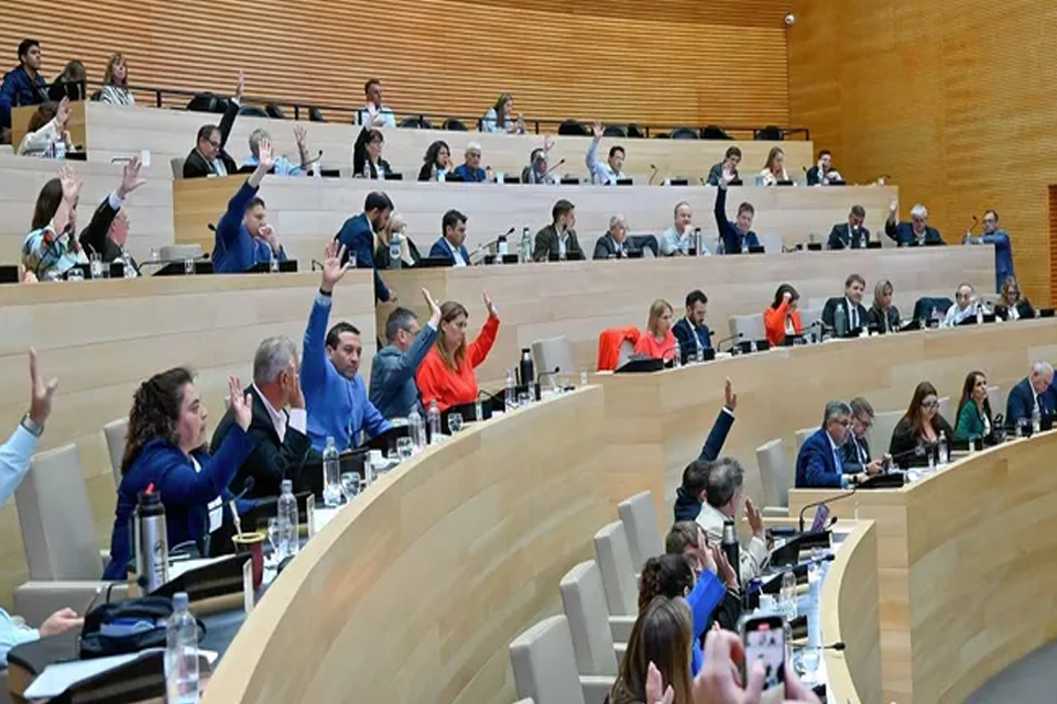 En medio del caso Edgardo Kueider, provincias apuran proyectos de Ficha Limpia