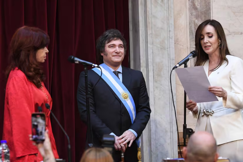 Cristina Kirchner sumó presión sobre Milei para que avale la expulsión del senador Kueider