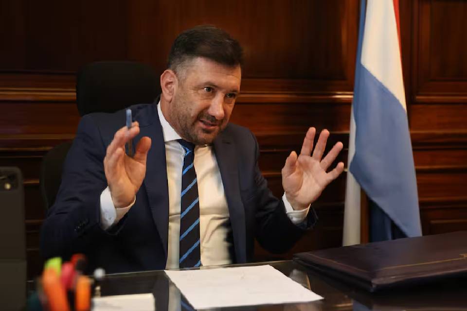 (Es entrerriano) Detuvieron al senador nacional Edgardo Kueider en Paraguay con más de US$200.000