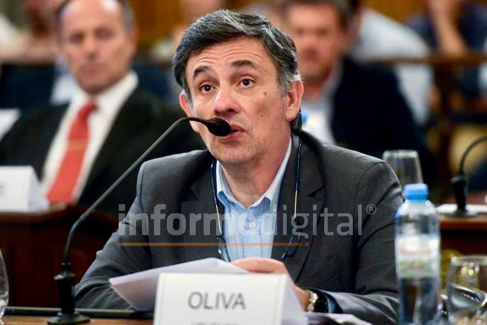 Oliva le marca la cancha a Frigerio