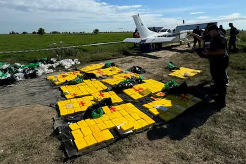 (Ocurrió en Entre Ríos) Vuelo narco. Un avión hizo un aterrizaje forzoso en las islas del Delta: llevaba 359 kilos de cocaína