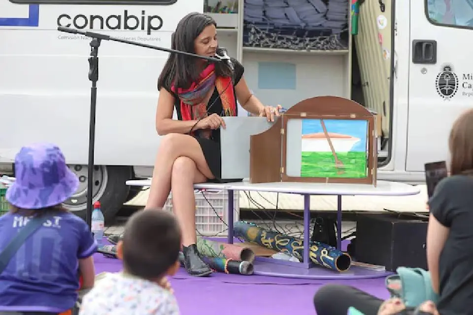 (Mención a Entre Ríos) Literatura sobre ruedas, un proyecto que lleva música, talleres y libros a todas las edades