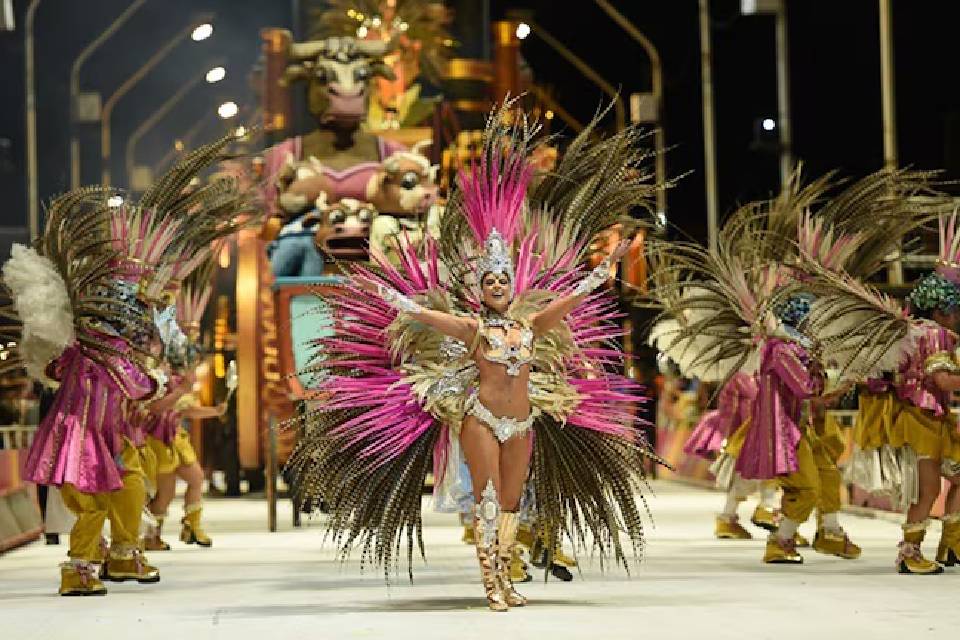 (En Entre Ríos) Carnaval de Gualeguaychú 2025: tradición e innovación con homenajes y deslumbrantes comparsas