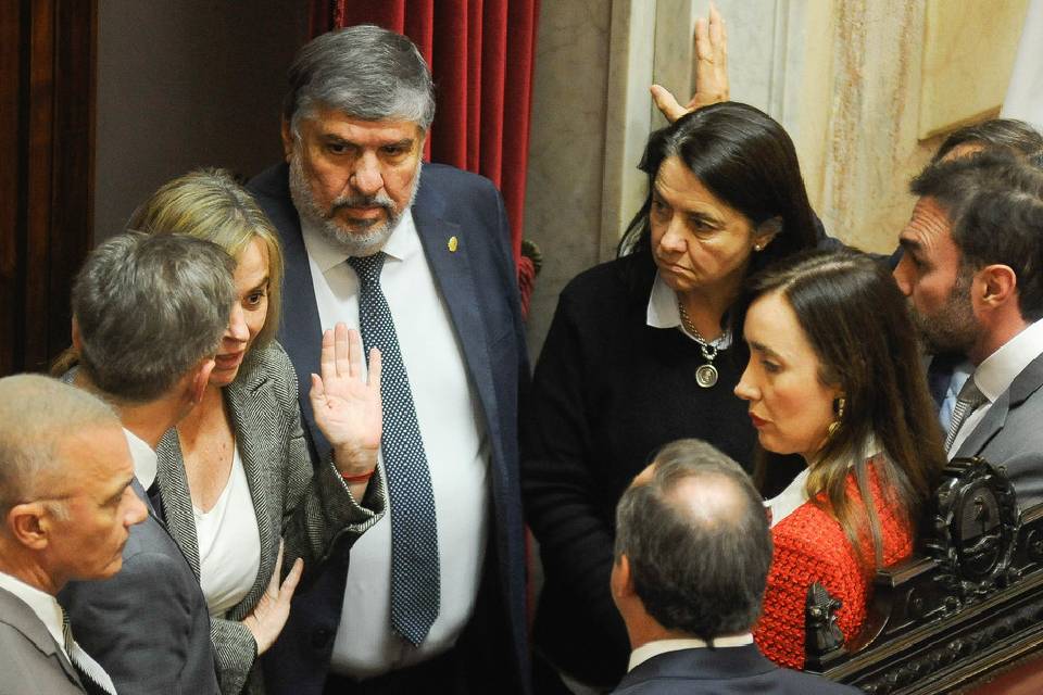 (Mención a exsenador entrerriano) Villarruel no prorrogó el congelamiento y ya rige el aumento para los senadores: $ 9,5 millones por mes