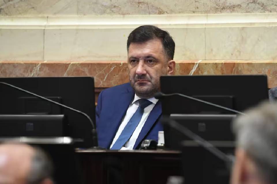 (Exsenador entrerriano) Nuevo revés para Kueider: la Justicia rechazó tratar durante la feria judicial el planteo contra su destitución