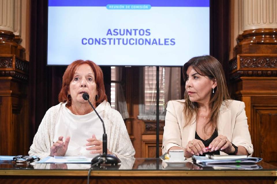 (Mención a exsenador entrerriano) A un PASO de la suspensión de las primarias