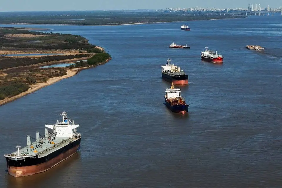 (Vía navegable del río Paraná) Un funcionario del Gobierno denunció que la licitación de la Hidrovía sufrió un “sabotaje”