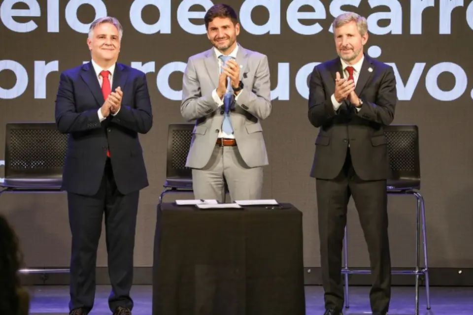 (Mención a Frigerio) Tres mosqueteros con “un modelo distinto de país”