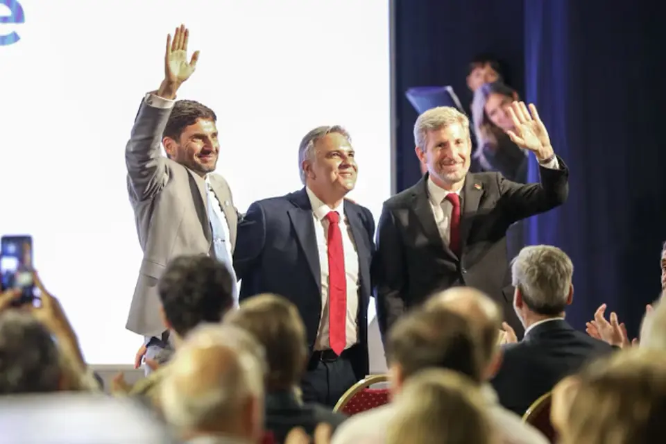 Pullaro, Llaryora y Frigerio reclamaron apoyo al sector productivo: “Queremos que nos saquen el pie de la cabeza”