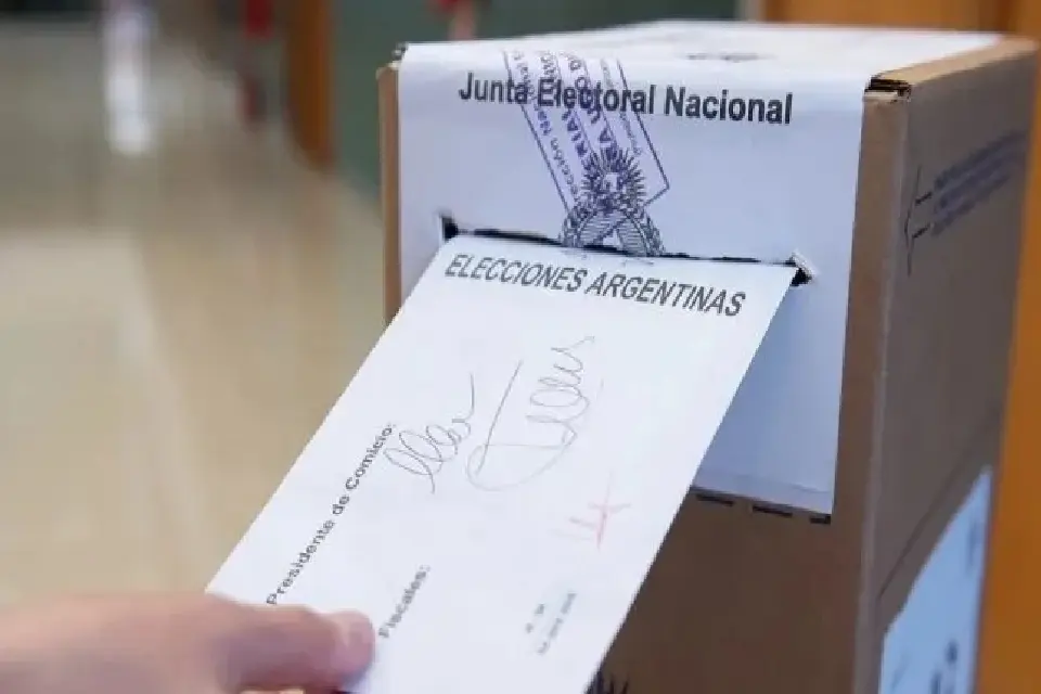 (Mención a Entre Ríos) Elecciones: qué provincias restan definir si desdoblan y qué miran los gobernadores