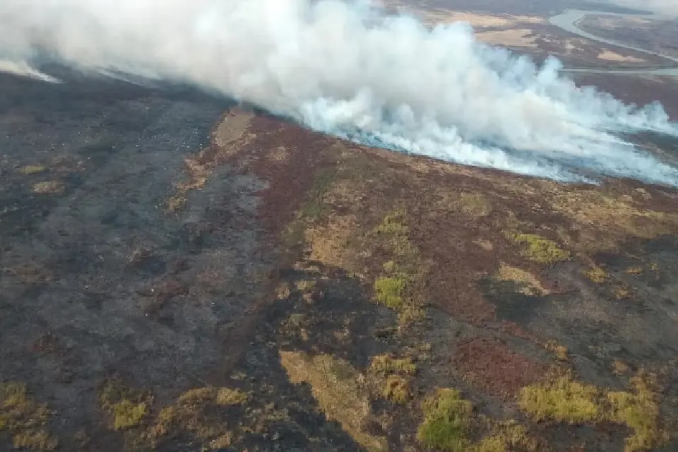 Sobreseyeron a los 43 productores imputados por los incendios en las islas de Victoria en 2020