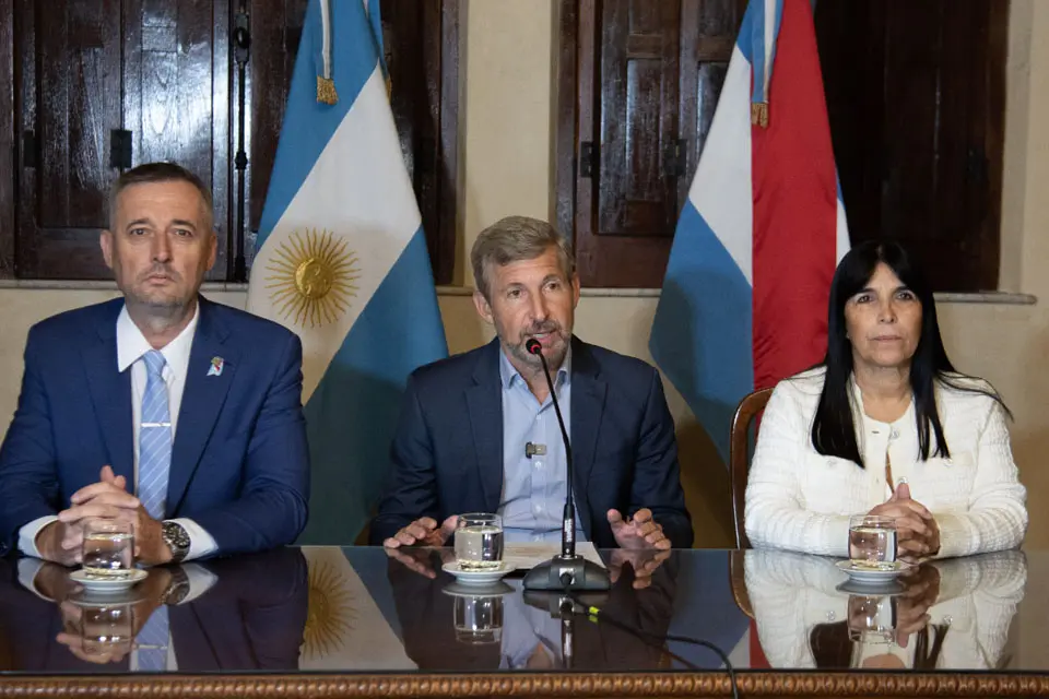 Entre Ríos: Rogelio Frigerio anuló más de 700 contratos “truchos” en la Legislatura provincial