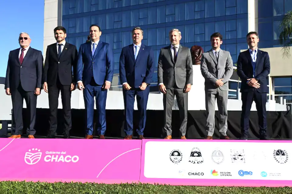 (Mención a Entre Ríos) Los gobernadores del Litoral unen sus reclamos contra Milei por la Hidrovía y la energía