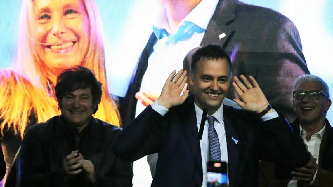 Efecto arrastre: el voto a Milei se impone sobre Adorni