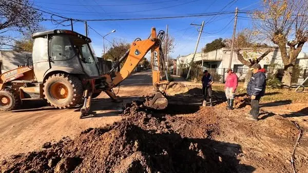Reemplazo de cañería troncal de agua en calle Maipú: una mejora clave para el servicio