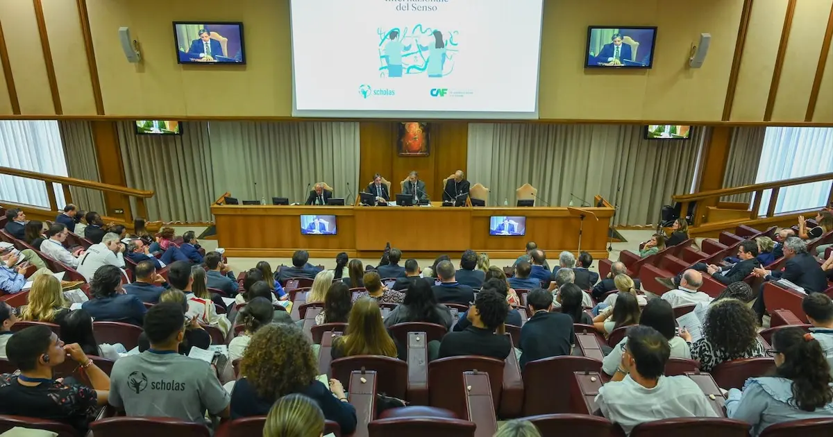 Scholas y CAF presentan en el Vaticano el II Encuentro Internacional del Sentido, honrando al Papa Francisco y reafirmando el compromiso con la educación juvenil
