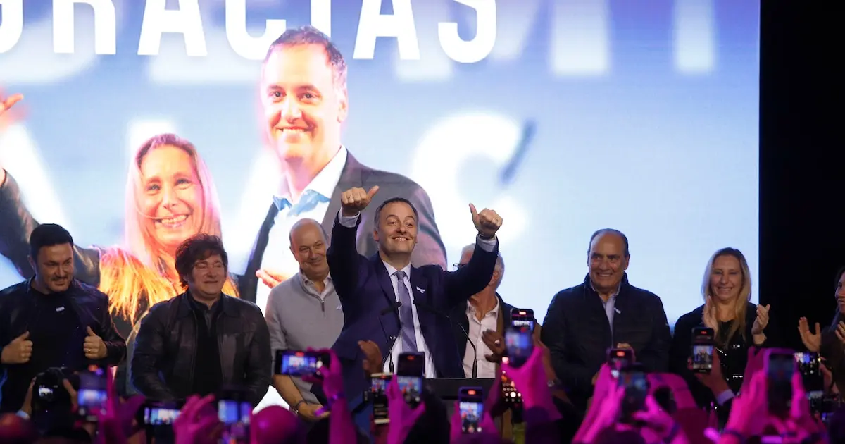 Adorni confirma su salida como vocero para asumir en la Legislatura y señala a Javier Lanari como su sucesor natural