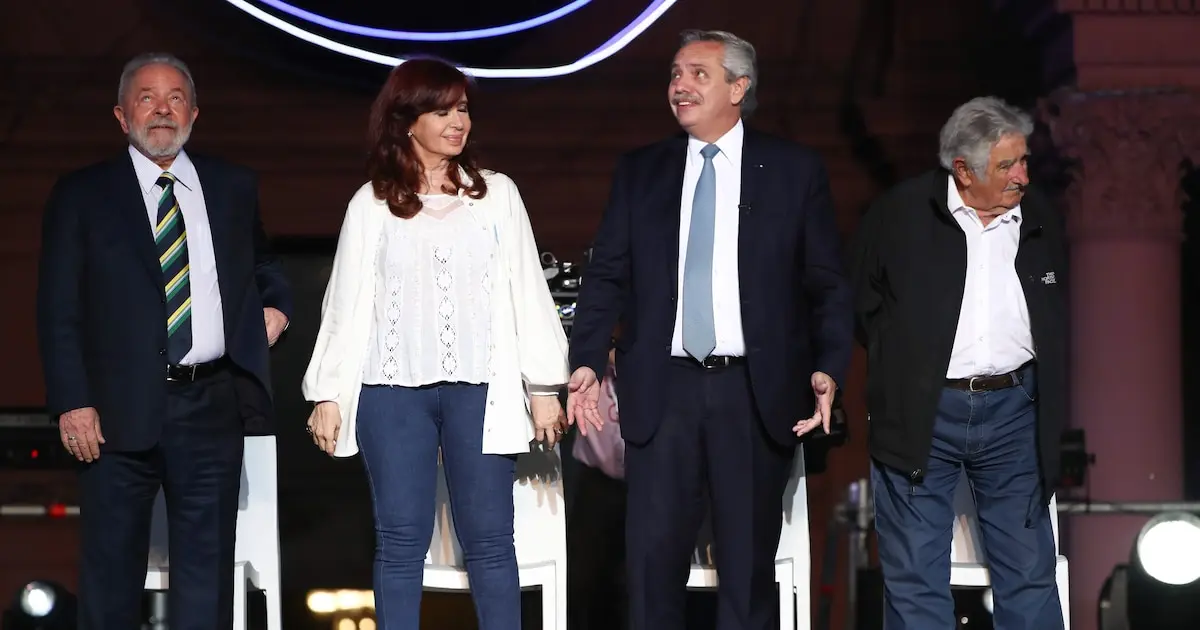 Las recientes apariciones de Pepe Mujica en Argentina, desde el acto con CFK y Alberto Fernández hasta la Feria del Libro