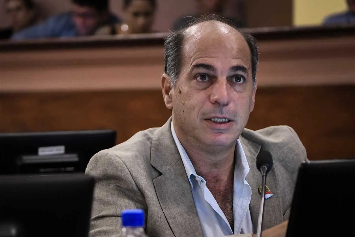 López afirma que Cañete debe rendir cuentas ante la Justicia y no ante medios de comunicación