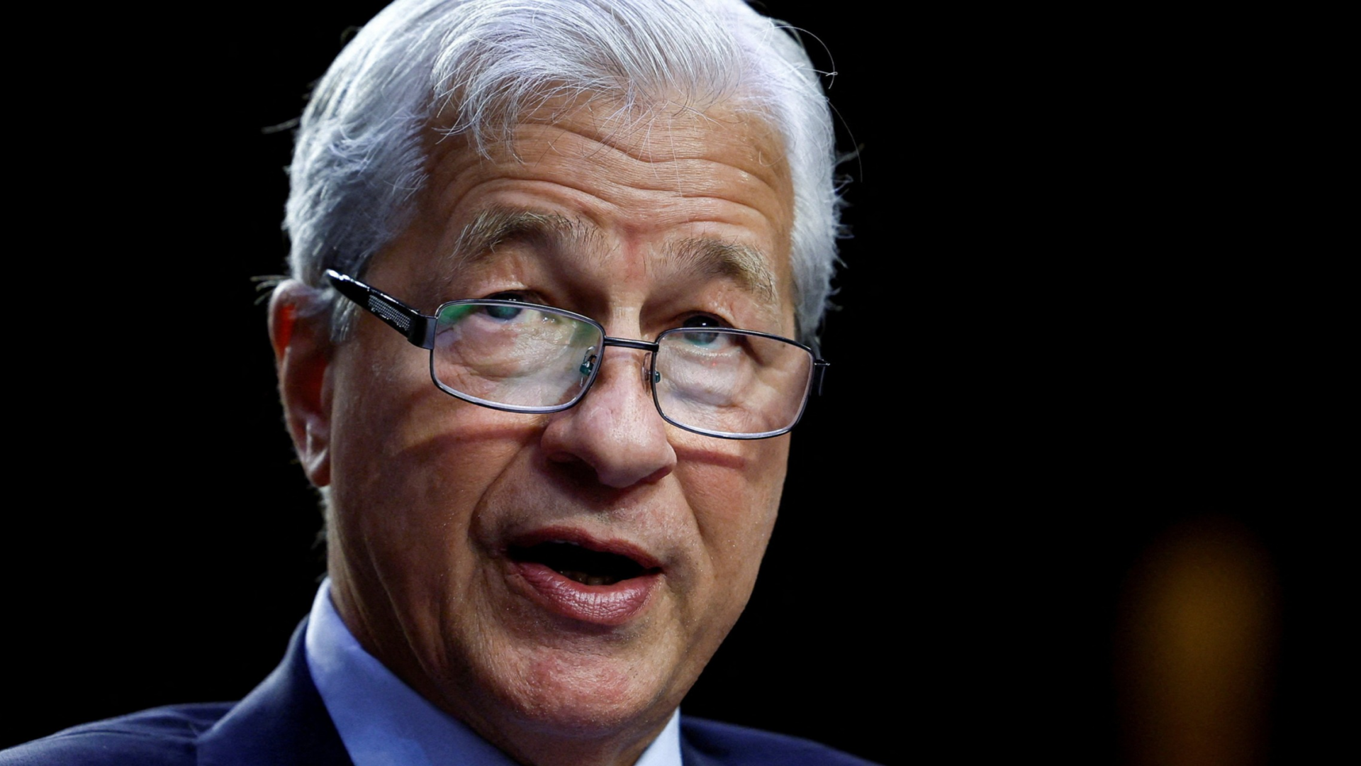 CEO de JP Morgan advierte sobre un posible “crack” en el mercado de deuda que impactaría la economía global