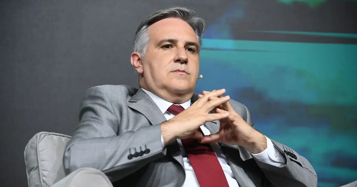 Córdoba busca USD 800 millones en Wall Street en medio de tensiones con Nación sobre recursos y riesgo país elevado.