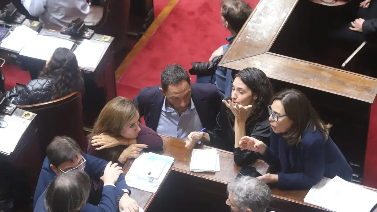 Frente a los bloqueos oficialistas, la oposición busca destrabar la comisión $LIBRA