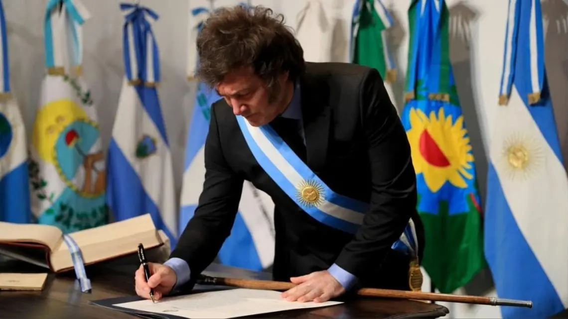 Gobierno reclama avances y reconstituye el Consejo de Mayo eligiendo a sus miembros de forma directa