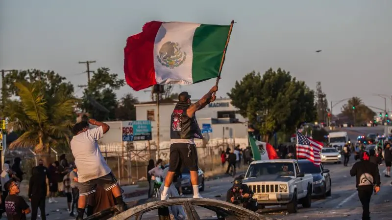 Paramount, refugio de latinos que alzan su voz contra la ofensiva inmigratoria de Trump