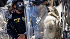 Protestas aumentan en Los Ángeles tras la llegada de la Guardia Nacional a las calles de la ciudad